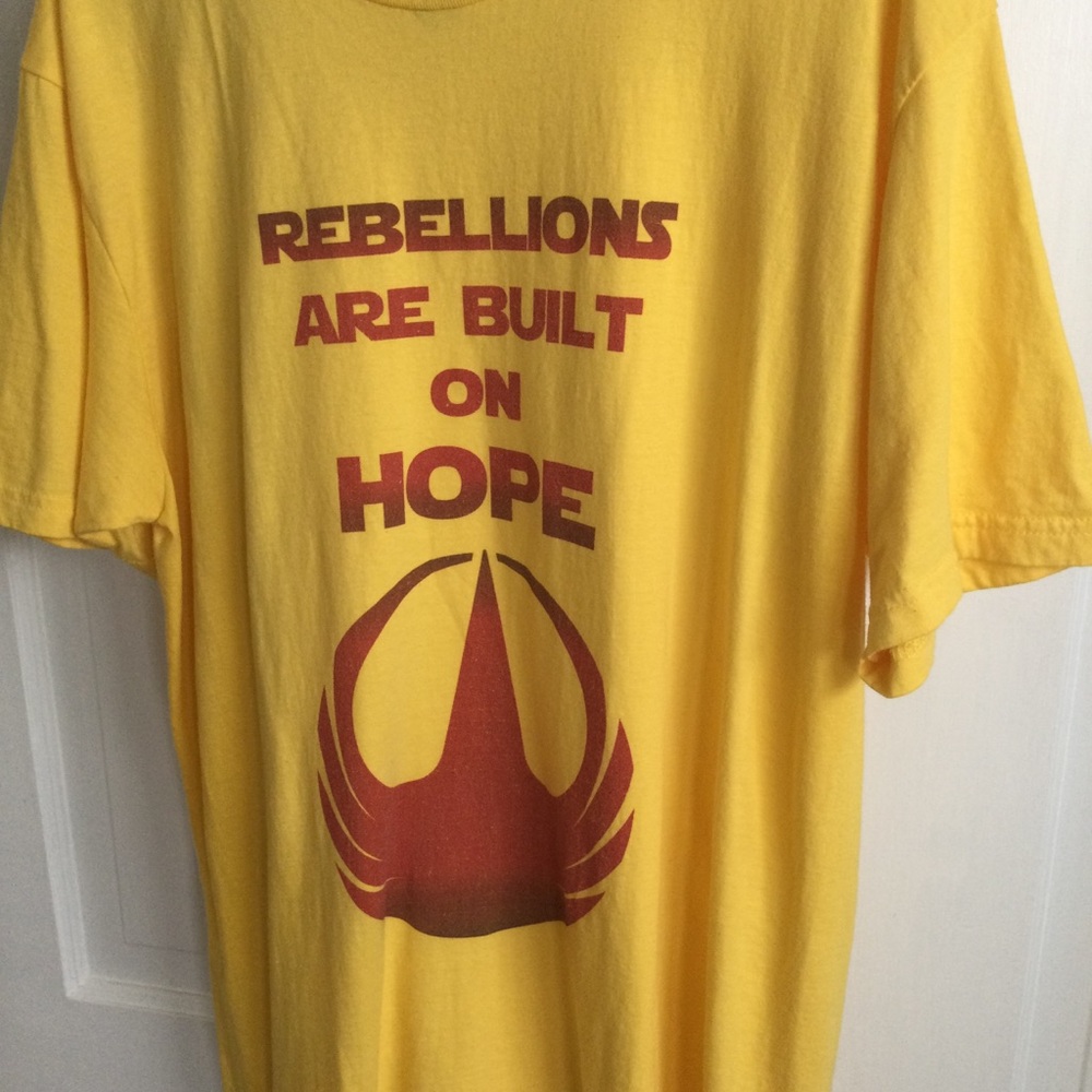 🚨Gildan - Yellow Graphic Tee "Rebellions Are Built On Hope"